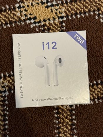 This is headphone  i12