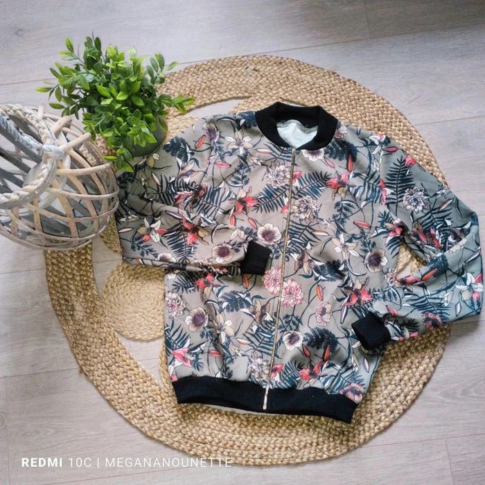 🌺 Veste Femme – Boutique Indépendante – Taille 38 🌺 Style floral affirmé & coupe casual chic