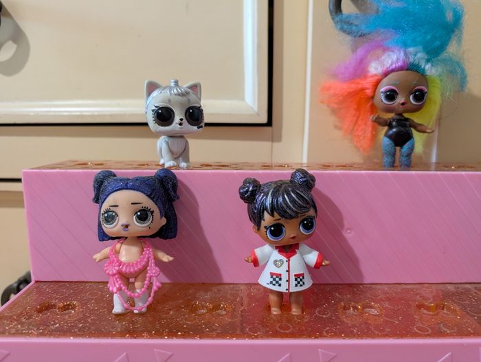 Lot poupées lol podium et accessoires - photo numéro 4