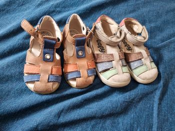 2 paires de sandales