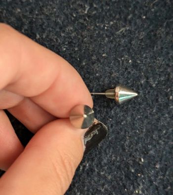 Petites boucles d'oreilles pics