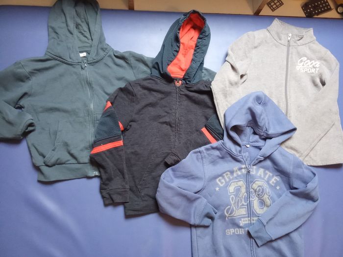 Lot de 4 gilets garçon en 8 ans, bleu, marine, gris clair - photo numéro 2