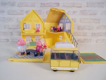 Maison Peppa Pig   (J6)