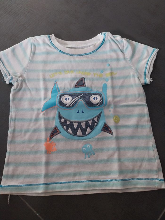 T-shirt bébé 18 mois requin