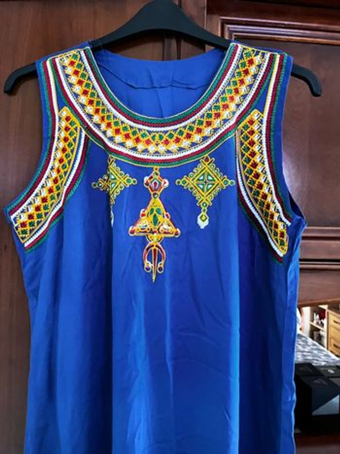 Robe kabyle brodé , mi longue pour femme, tissu coton