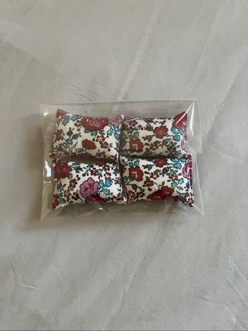 Lot de coussins pour barbie Neuf