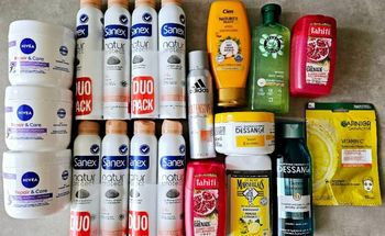 Lot de produits de beauté shampoings déodorants...