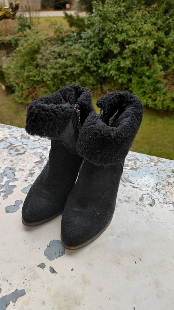 Bottes en mouton retourné shearling intégralement fourré UGG taille 40 - photo numéro 2