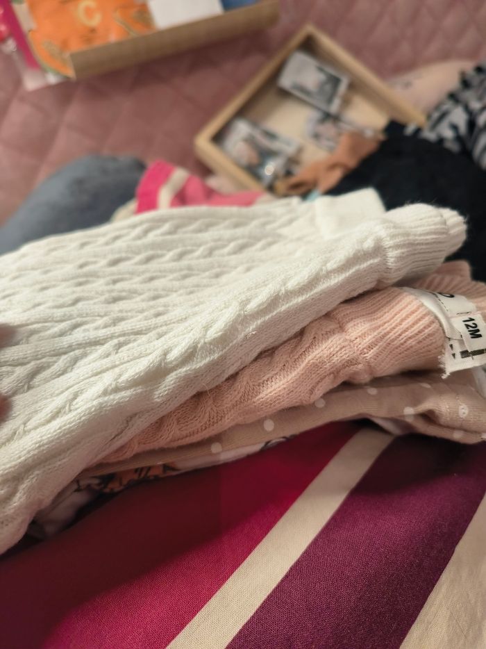 Lot de vêtements fille9 A12 mois - photo numéro 2