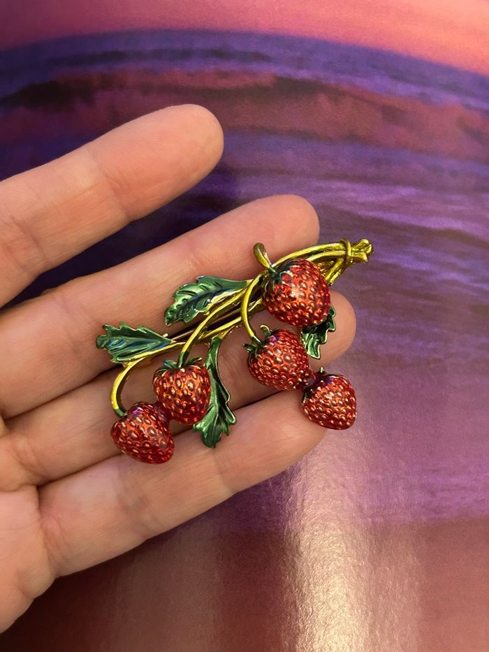 Ravissante Broche fraises - photo numéro 2