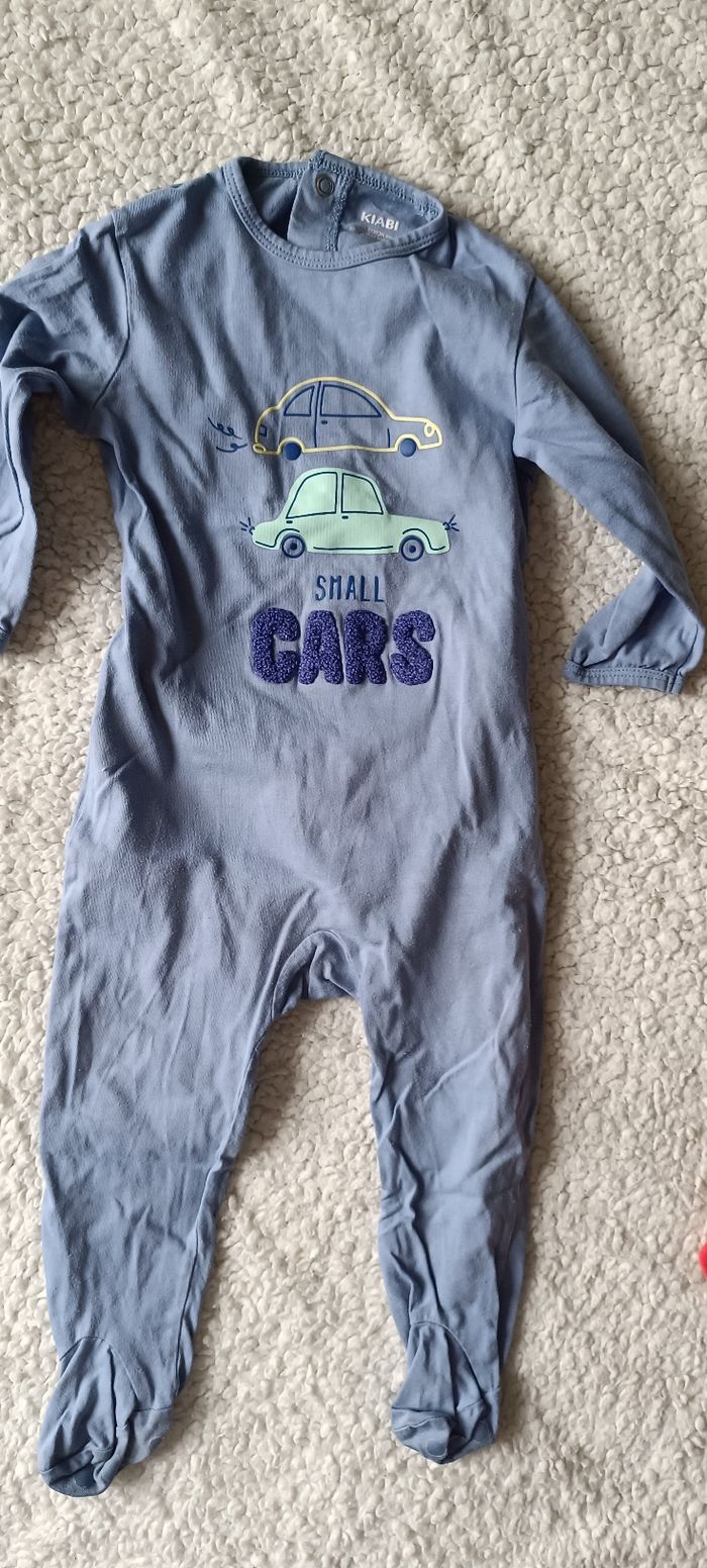 Lot de 3 pyjamas  taille 18 mois - photo numéro 2