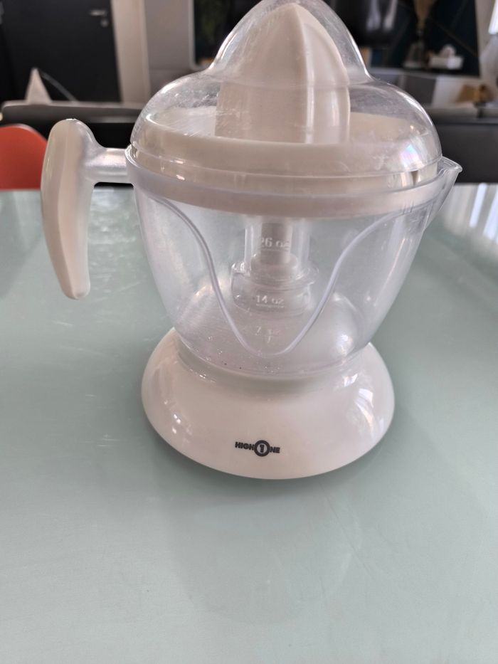 Presse agrume électrique