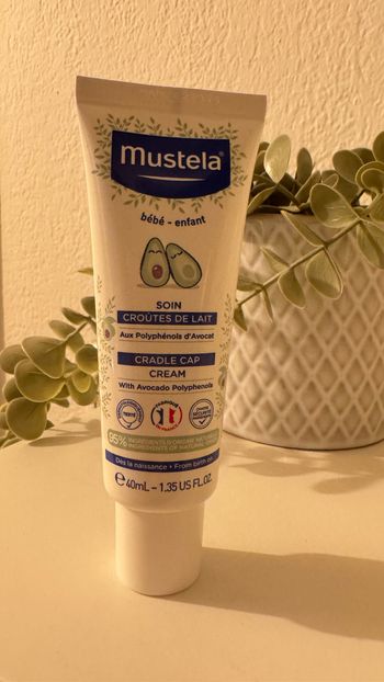 Soin croutes de lait Mustela