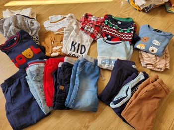 Lot garçon 24mois jean pull pyjama tee-shirts jogging ensemble