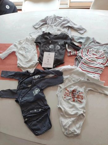 Lot de 10 body ML 1mois