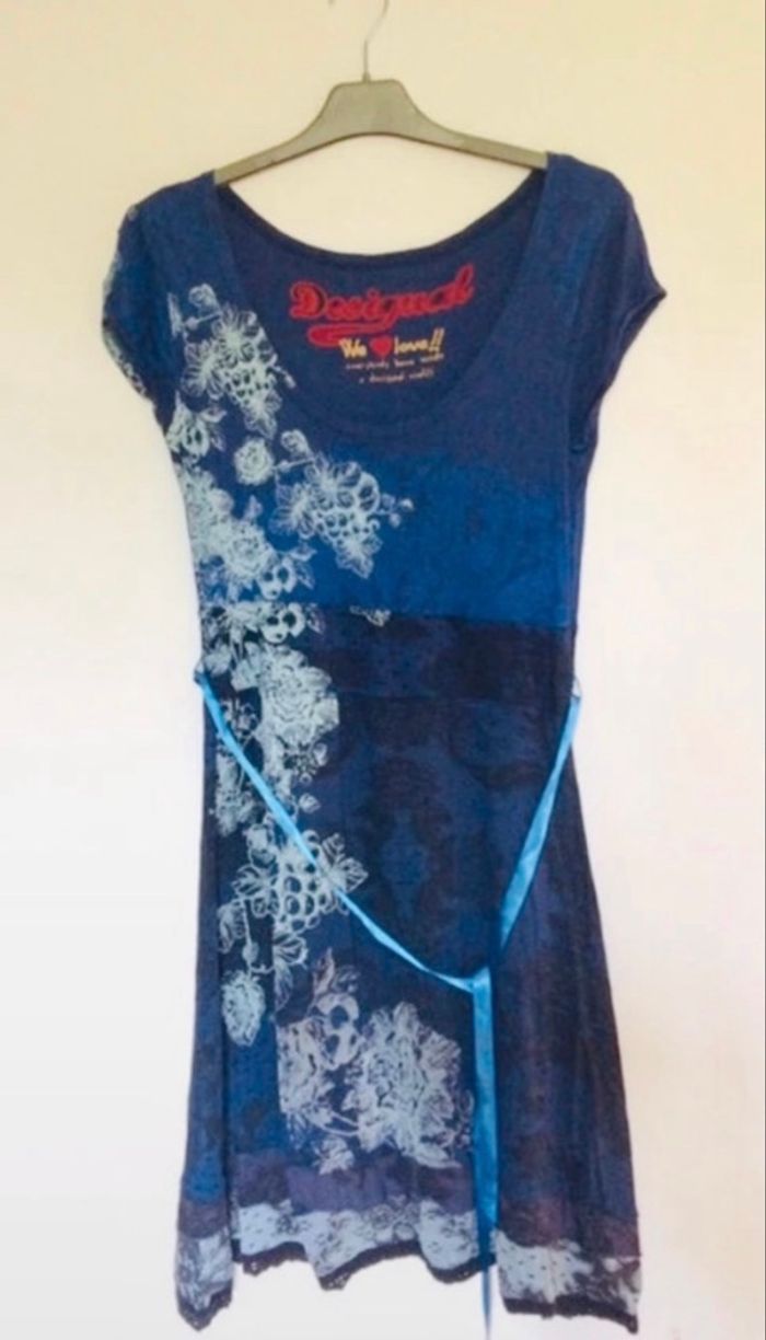 Robe Desigual bleu imprimé – Taille M – Petit défaut - photo numéro 1