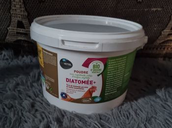 Seau terre de diatomée pour poules 1kg neuf