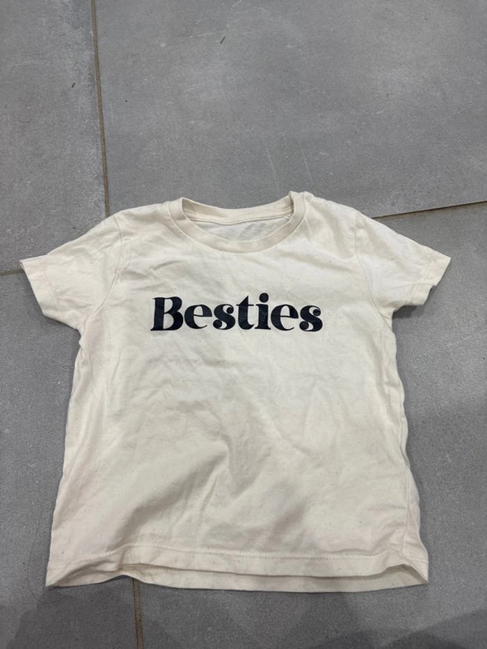 T-shirt crème « besties »