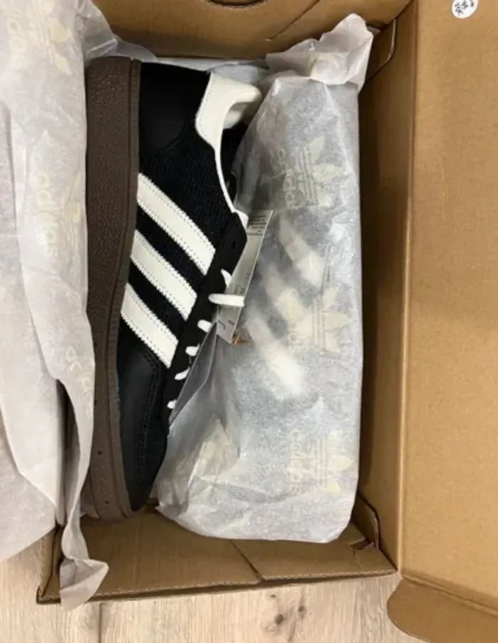 Adidas Spezial noires & blanches – Taille 40 – Neuf avec étiquette - photo numéro 6