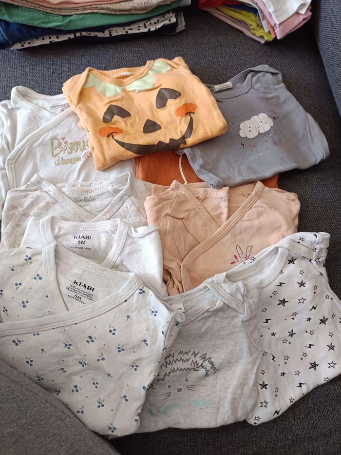 Lot de 10 bodys fille 6 mois
