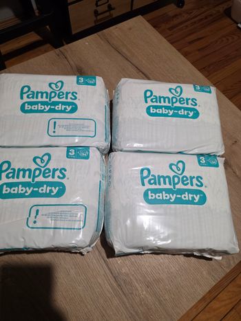 136 couches t3 pampers baby dry