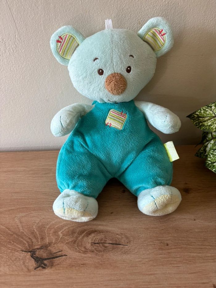 Doudou peluche ours koala bleu vert zen système u