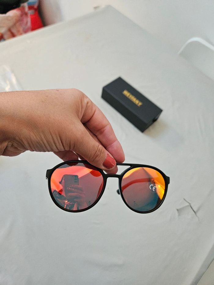 Lunettes de soleil - photo numéro 4