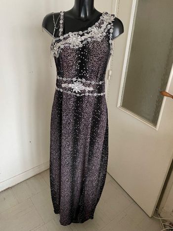 Longue robe de soirée avec strass taille 40/L