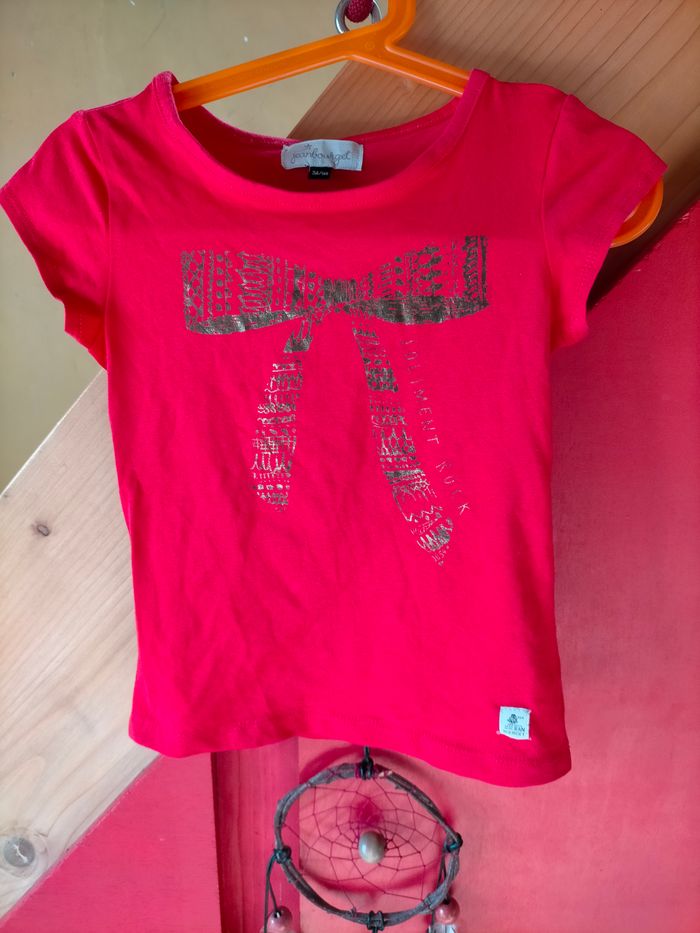 Ravissant tee-hirt Jean Bourget neuf 5 ans