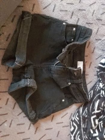 Mini short taille 32 bershka