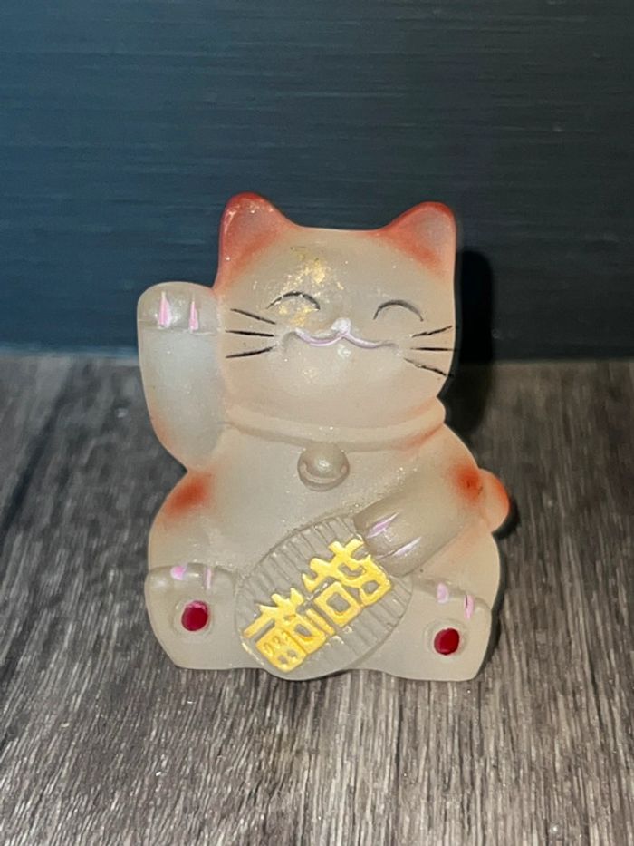 Petite figurine chat porte chance Maneki Neko