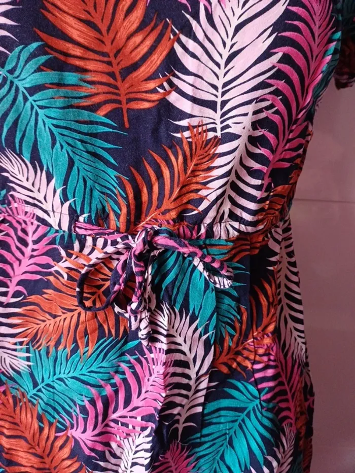 Jolie robe légère colorées motifs feuille taille S - photo numéro 3