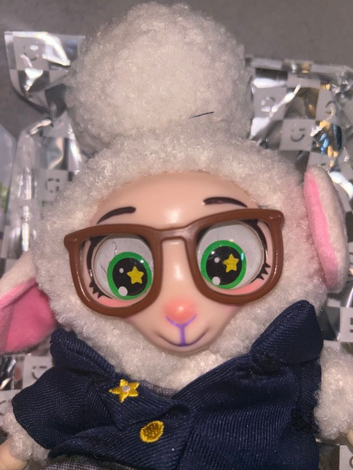 Peluche porte-clefs style labubu zootopia Disney - photo numéro 3