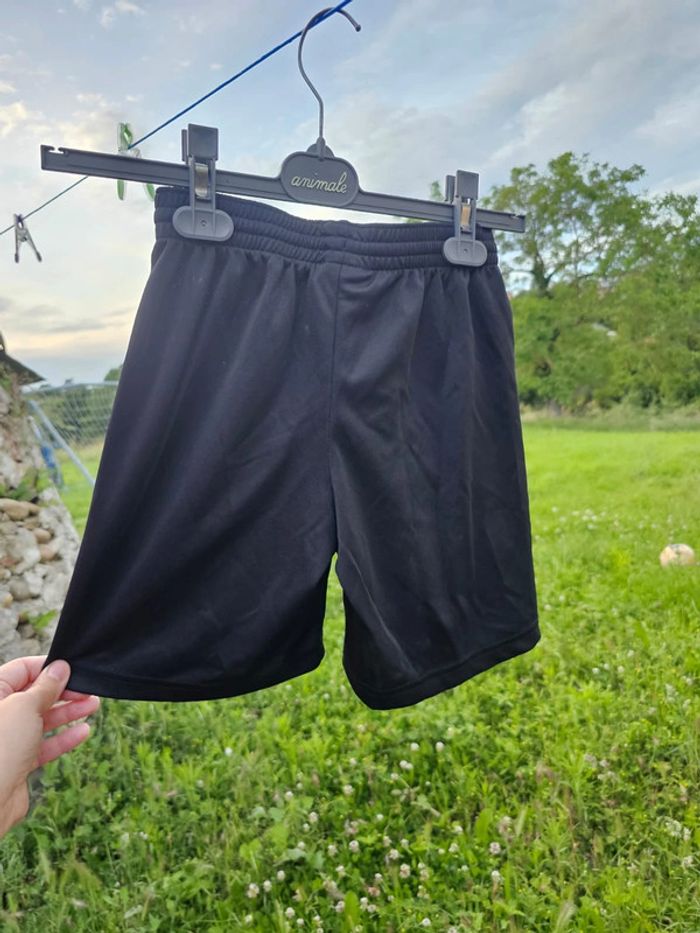 Short kipsta 10 ans -parfait état foot sport - photo numéro 4