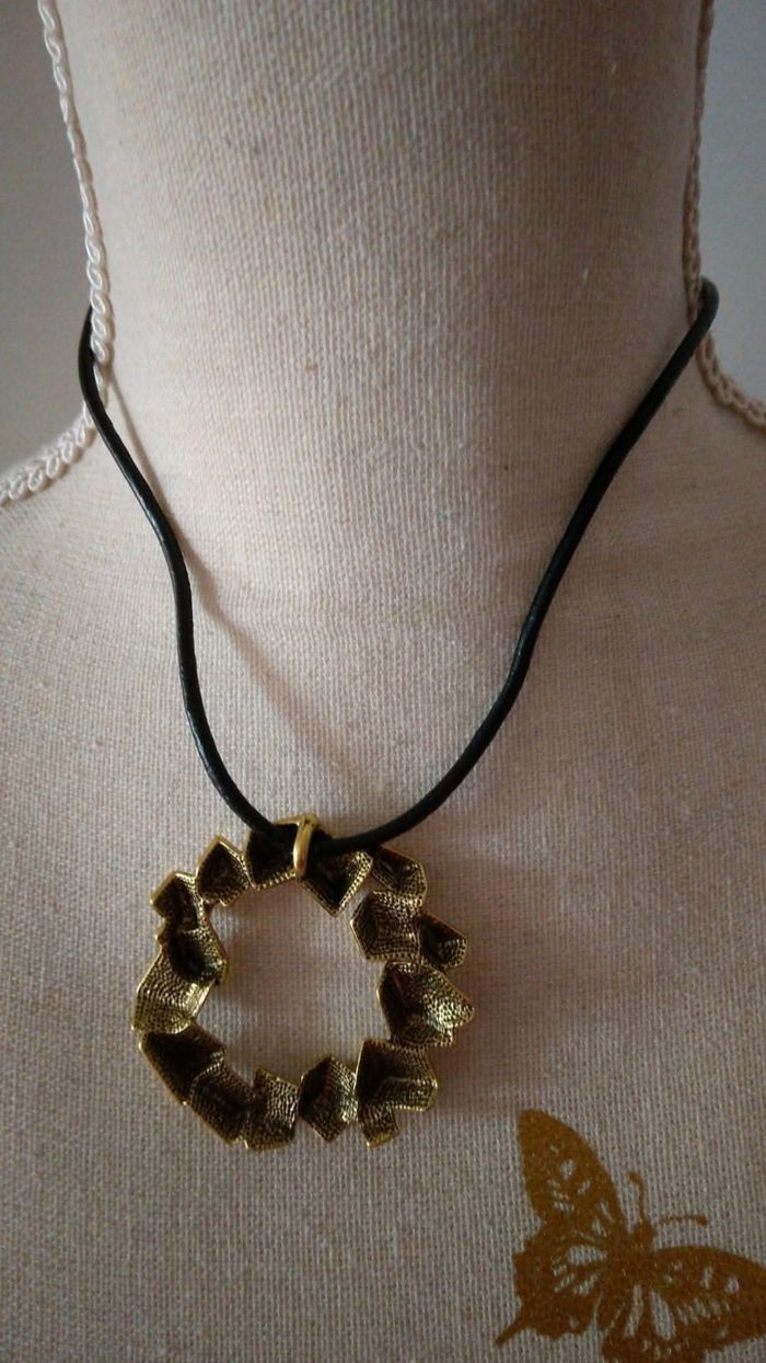 Collier neuf - photo numéro 2
