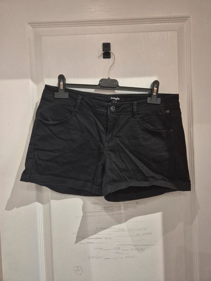 Short taille 40 neuf