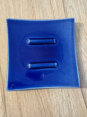 Porte savon carré bleu marine vintage Savon Gemme Vallauris