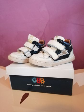 Baskettes fille taille 21 gbb