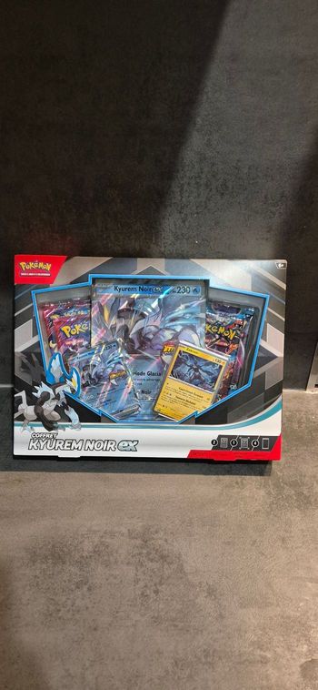 Coffret Pokémon Kyurem Noir EX – EV (Écarlate et Violet) – Boosters Scellé