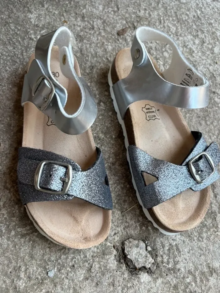 Sandales fille taille 30 - photo numéro 2