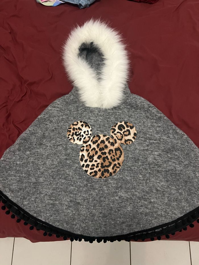 Poncho Mickey gris