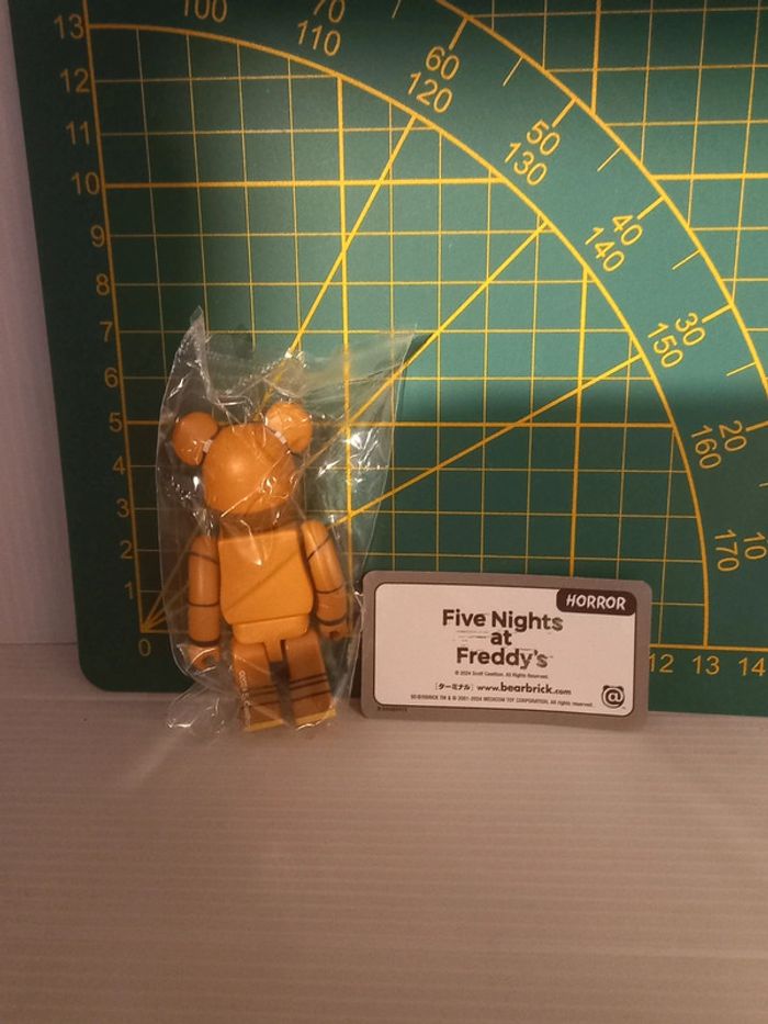 Bearbrick five nights at freddy noeud - photo numéro 2