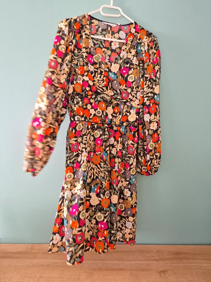 Très jolie robe fleurie manches longues, taille 36, nafnaf, neuve - photo numéro 4