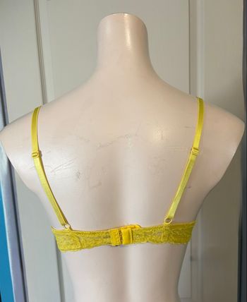 Soutien-gorge jaune en dentelle 90B – TBE