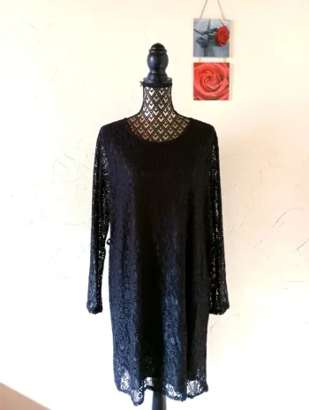 🌸Robe noire en dentelle, taille 42