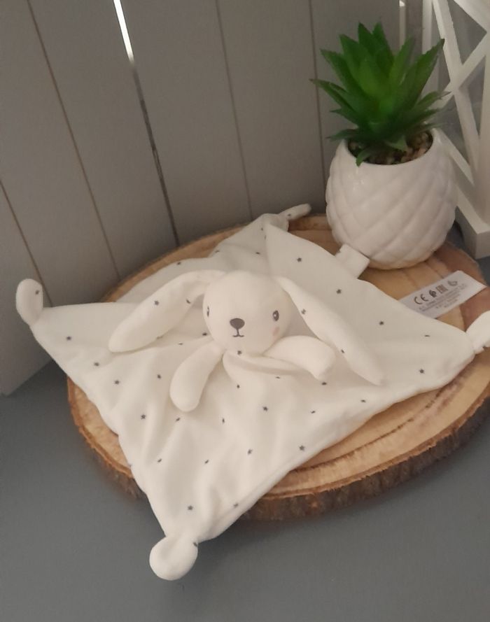 Lapin Simba toys blanc étoiles