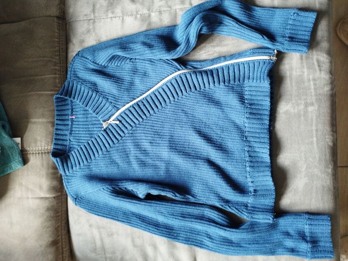 Pull bleu