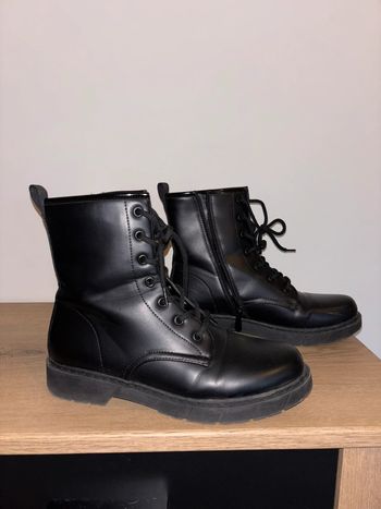 Bottes à lacets