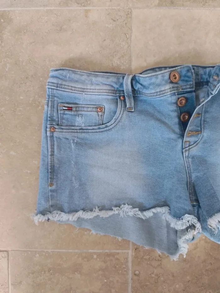 Mini short Femme en Jean Tommy Hilfiger Taille FR40 - photo numéro 2