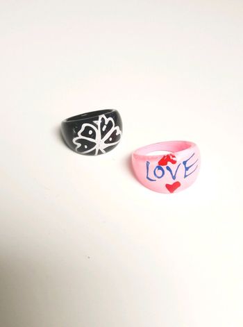 👸 Lot de 2 bagues en plastique